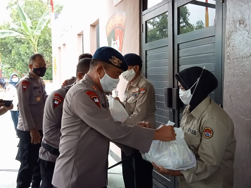 Peringati Hari Bhayangkara, Batalyon C Pelopor Satbrimob Polda Jabar Gelar Bakti Sosial