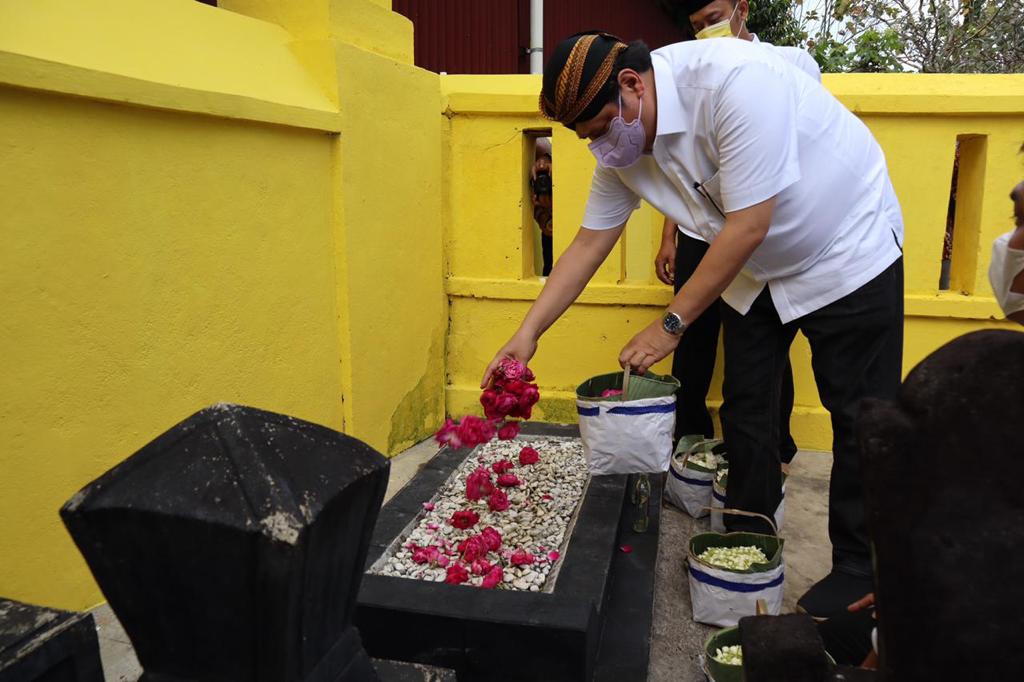 Ziarah Makam Ki Ageng Gribig, Airlangga Lestarikan Budaya Leluhur