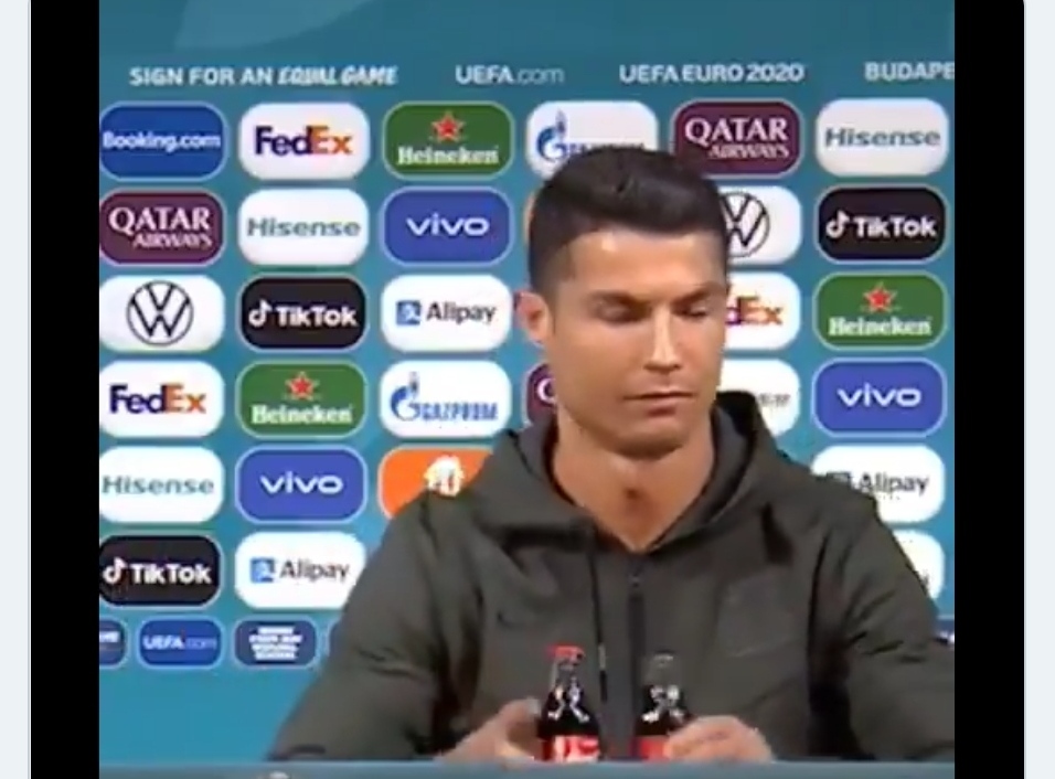 Saham Coca Cola Langsung Anjlok Gara-gara Aksi Ronaldo saat Konpers