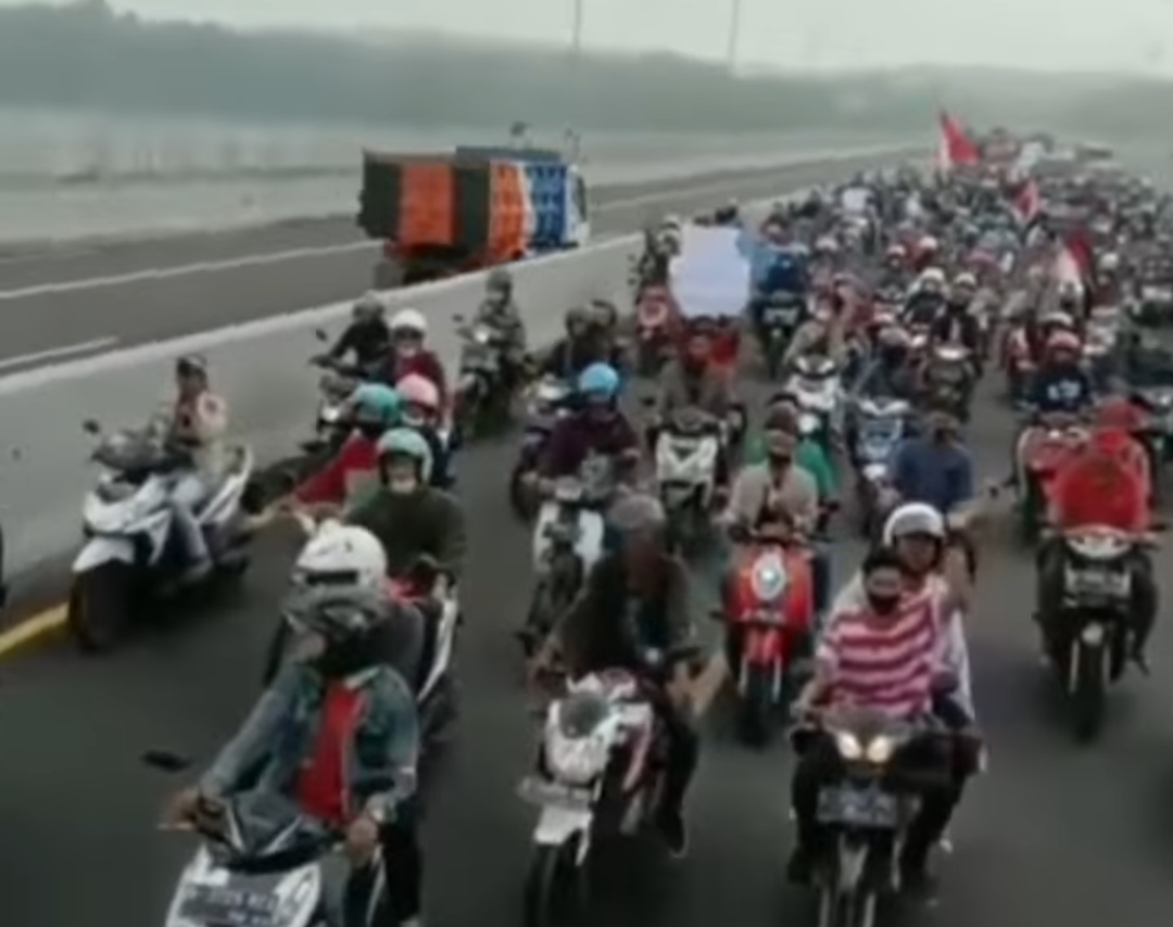 Warga Madura Protes Penyekatan dan Swab Antigen, Demo Walikota Surabaya