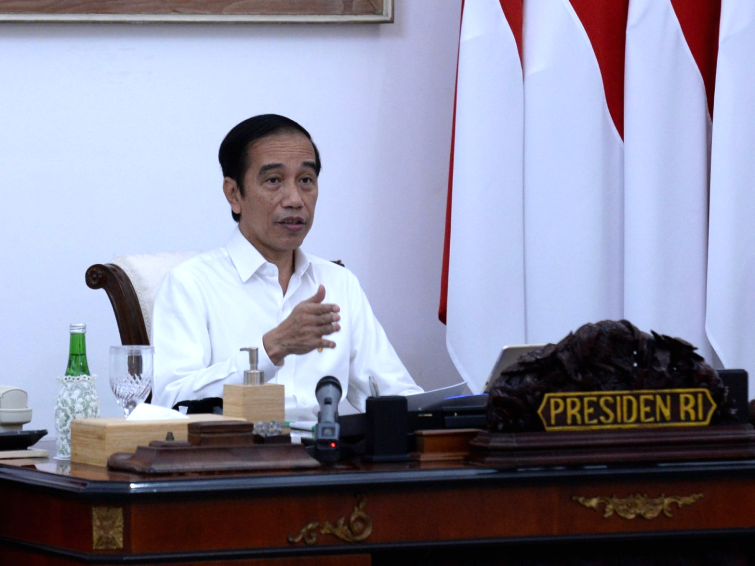 Corona Menggila,  Jokowi: Tinggallah di Rumah Saja!