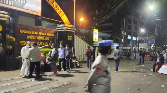 Bukan PBB vs Gempa, Ini Penjelasan Polisi Terkait Peristiwa di Depan Markas Polres Metro Bekasi