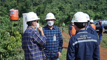 PLN UIP JBT Berhasil Laksanakan First Stringing SUTET 500 kV PLTU Indramayu – Cibatu (Deltamas)