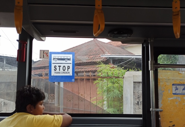 Naik-Turun BRT Lebih Mudah, Tidak Harus di Halte