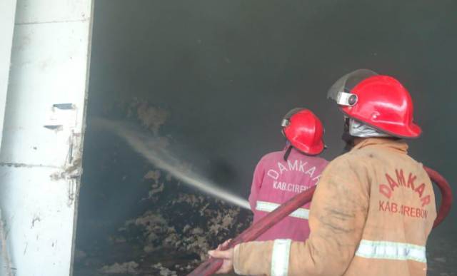Kebakaran Gudang Kapuk di Kasugengan Lor, Depok Cirebon, Alhamdulillah Tidak Ada Korban Jiwa