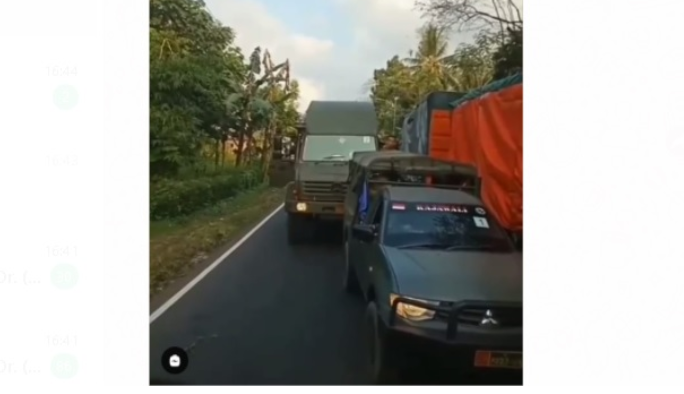 Viral, Rombongan Kendaraan Tempur Arhanud Dihadang Sopir Truk