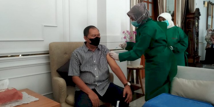 Wali Kota Oded M.Danial Disuntik Vaksin Dosis Kedua