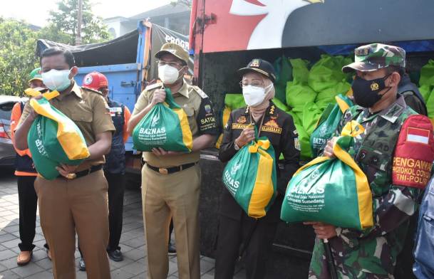Paket Sembako Baznas Awali Penyaluran Bansos di Sumedang