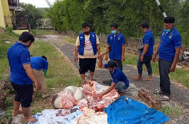 Hero Center Kurban 8 Ekor Sapi dan 6 Ekor Kambing