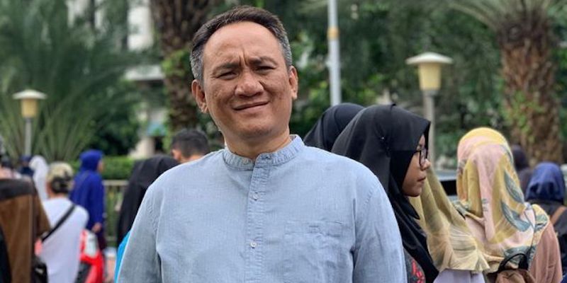 Andi Arief Sindir Luhut dan Ade Armando: Jangan Main-main dengan Nyawa!