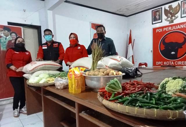 PDIP Kota Cirebon Buka Dapur Umum, Anggota Fraksinya di DPRD Rela Potong Gaji