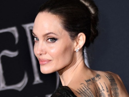 Usia 46 Tahun Angelina Jolie Tetap Awet Muda, Ternyata Ini Lho Rahasianya…