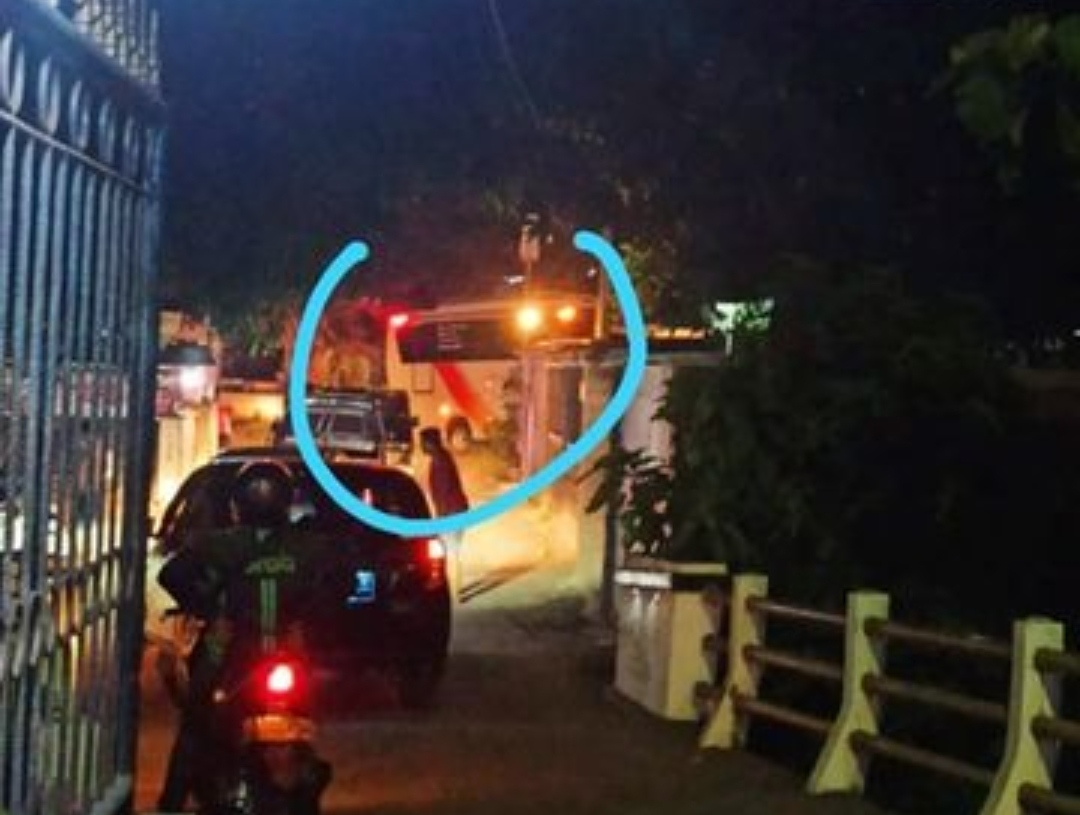 Penutupan Jalan Kota Cirebon Hari Ke-11, Bus Nyangkut di Jalan Sabrang, Titik Penyekatan Krucuk Sempat Dibuka