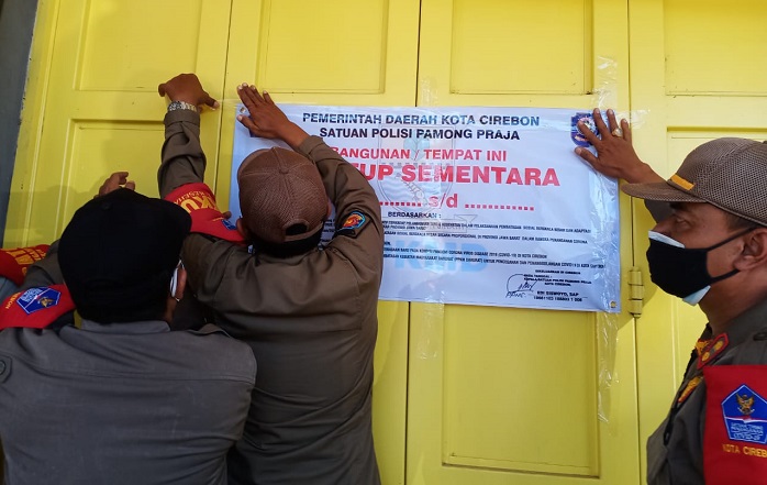 Razia PPKM Kota Cirebon, Toko Parfum sampai Toserba Disegel