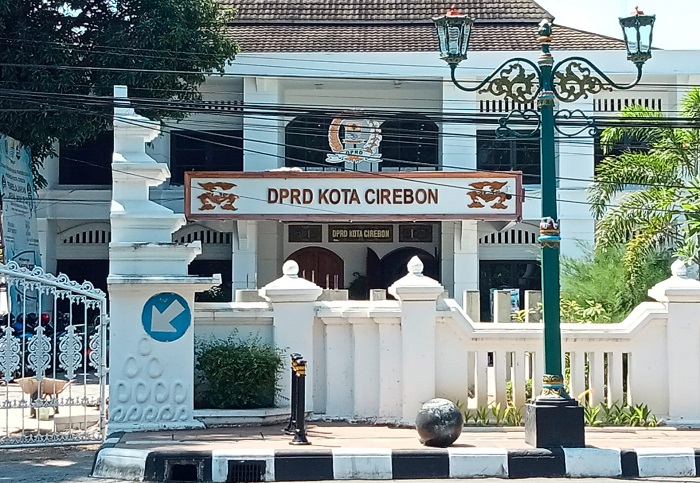 Gedung DPRD Kota Cirebon untuk Isolasi Covid-19, Setuju?