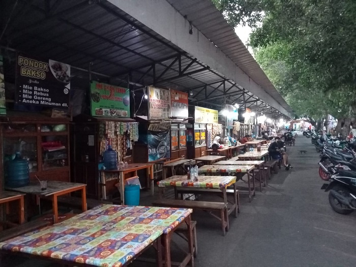 Koperasi PKL Kota Cirebon: Ada yang Kasih Imbauan untuk Pasang Bendera Putih, Saya Sih Melarang