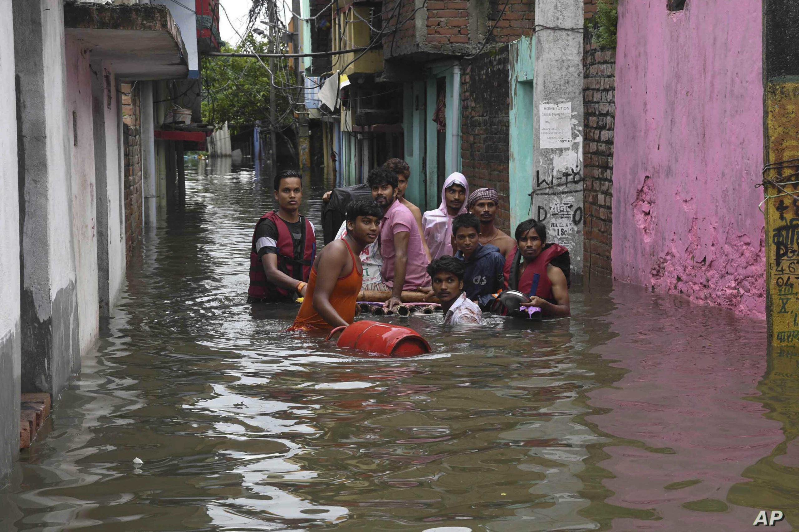 Banjir di India, Ratusan Orang Tewas