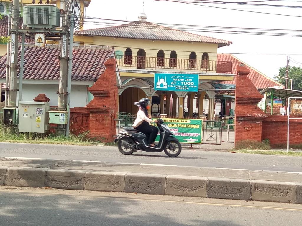 Maaf, Warga Luar Belum Boleh Masuk Masjid Citemu