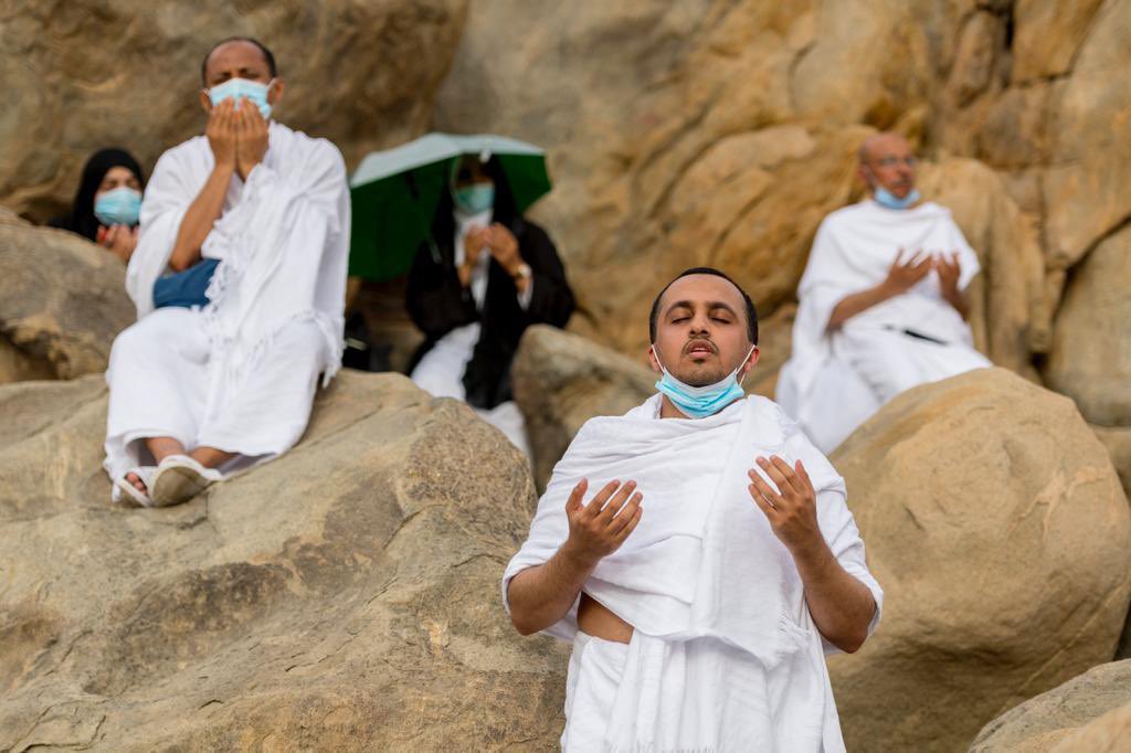 Puncak Ibadah Haji di Padang Arafah, Jamaah Terapkan Prokes