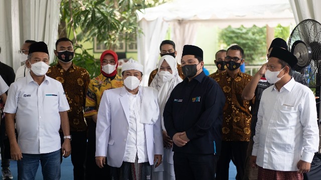 Menteri BUMN Erick Tohir Apresiasi BRI Percepat Herd Immunity Melalui Vaksinasi 3.000 Santri di Cirebon