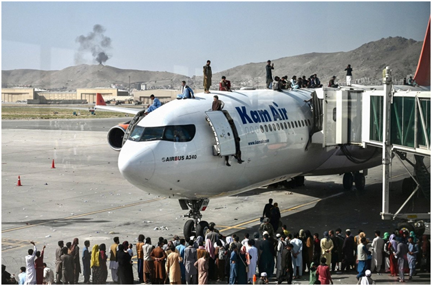 Bandara Kabul Mencekam, Pesawat Italia Nyaris Kena Tembakan