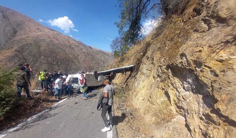 Bus Terjun ke Jurang, 15 Orang Tewas, 3 Penumpang Terluka