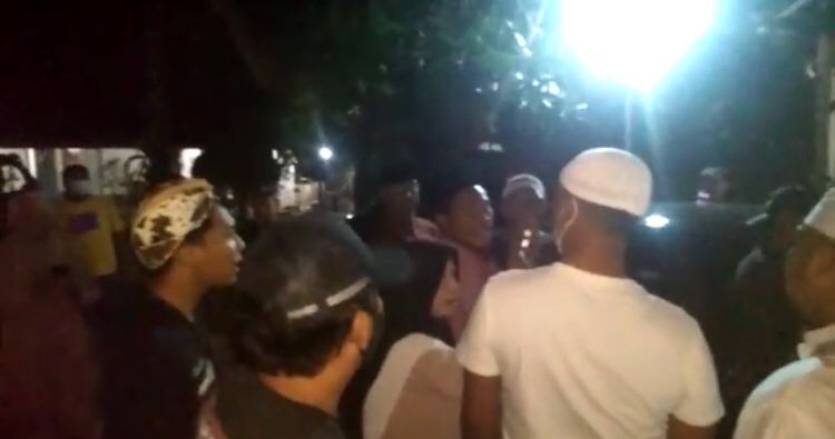 Breaking News: Suasana di Keraton Kasepuhan Malam Ini Tegang, Sekelompok Warga Datangi Rumah Sultan Aloeda II