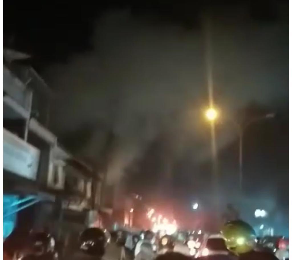 Tadi Malam, Dua Unit Ruko Kebakaran di Pasar Kue