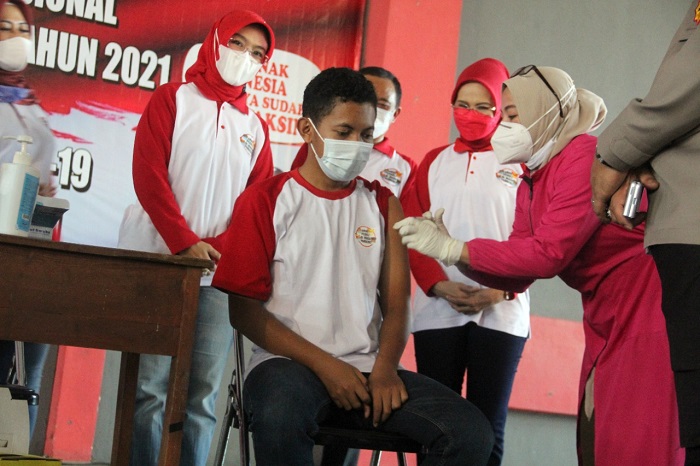 200 Pelajar SMP dan SMA Disuntik Vaksin Covid-19 di GOR Ranggajati