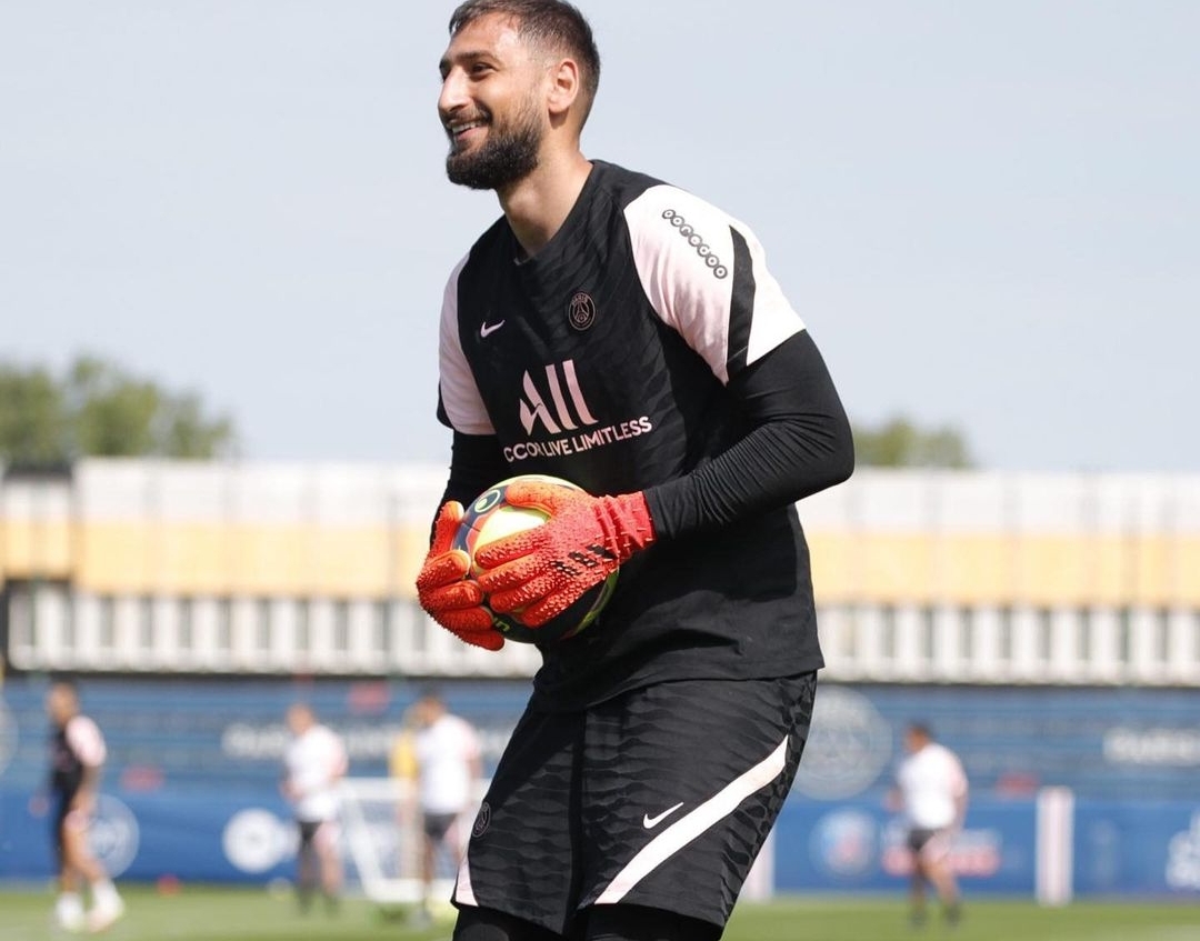 Bertekad Jadi Kiper Utama PSG, Donnarumma Siap Geser Navas