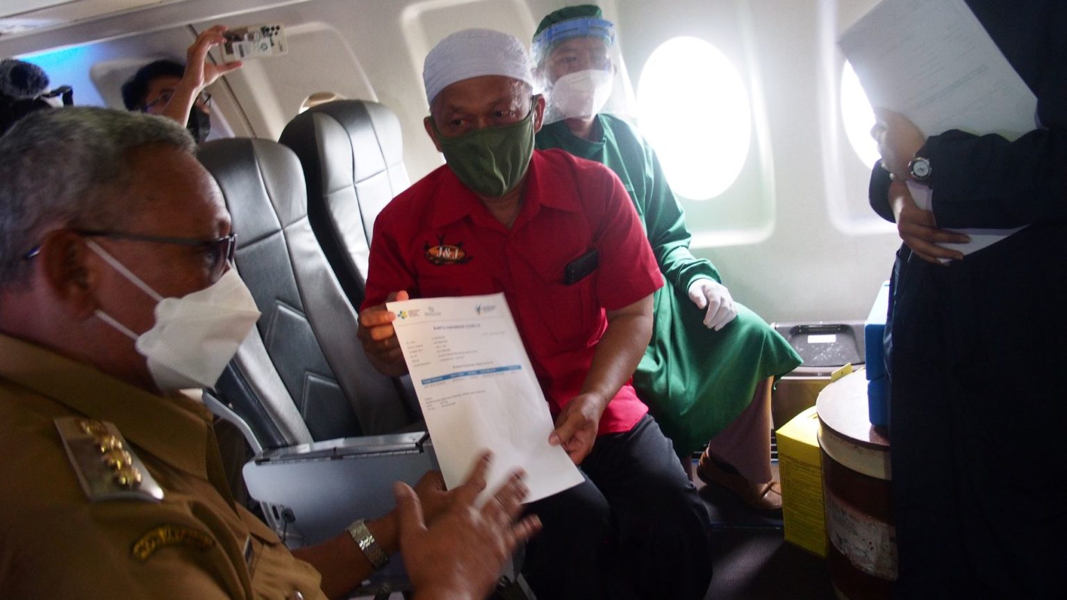 Wow, Warga Kuningan Divaksin di Pesawat Boeing yang “Mendarat” di Linggarjati
