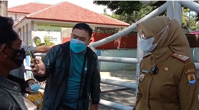 Wakil Bupati Cirebon Datang, Warga Mengeluh, Pejabat Disdukcapil Kena Semprot