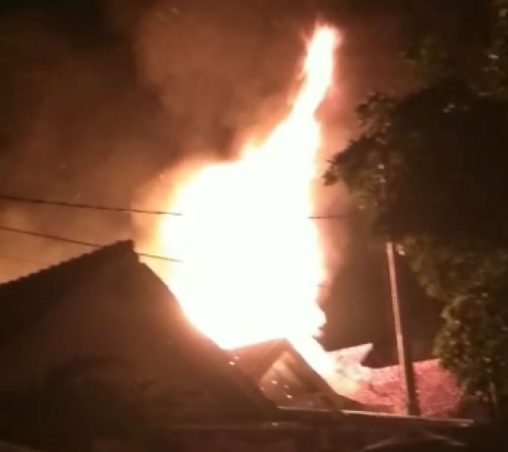 2 Rumah dan 1 Warung Kebakaran di Sedong Kidul