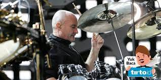 Phil Collins Sedih Tak Lagi Mampu Gebuk Drum di Reuni Genesis