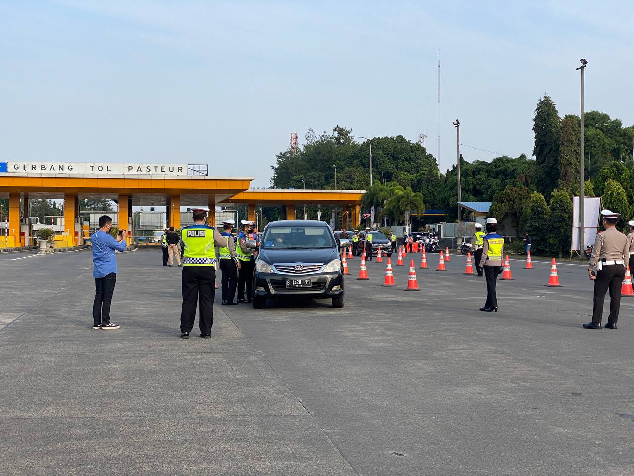 Lima Gerbang Tol di Bandung Mulai Ganjil Genap