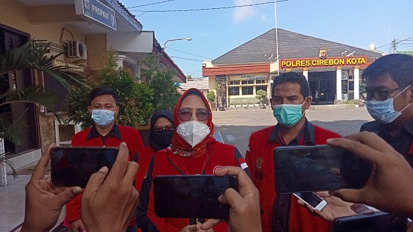 Terkait Hoax Megawati Sakit dan Meninggal Dunia, PDIP Kota Cirebon Laporkan Hersubeno Arief
