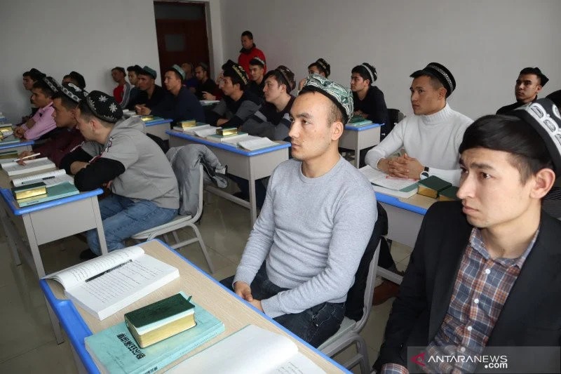 Masjid Milik Uighur Dihancurkan, Diganti Hotel