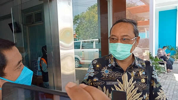 Dikunjungi Jokowi di Kota Cirebon, Ternyata Vaksinasi Door to Door Bikin Ngos-ngosan Nakes