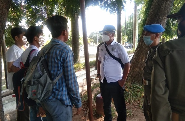 Konyol, Pelajar Asal Mandirancan Bolos di Dekat Kantor Satpol PP Sumber, Kena Ciduk