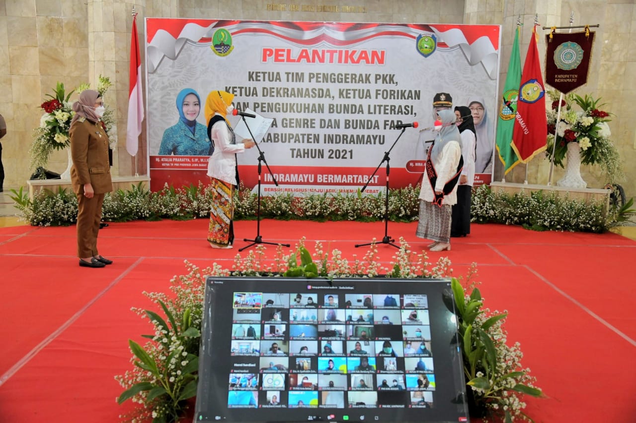 Lantik Runisah sebagai Ketua TP-PKK Indramayu, Atalia Ridwan Kamil: Saya Titip Posyandu