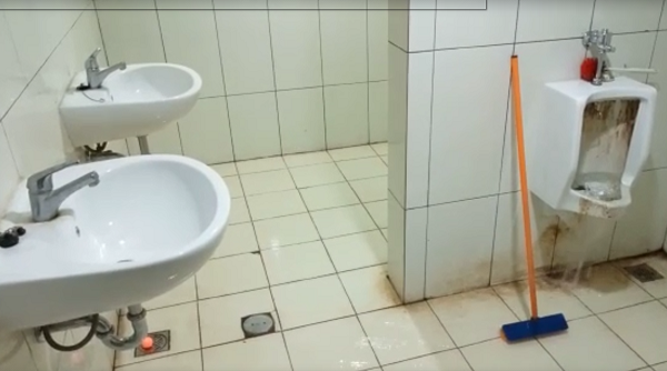 Setelah Viral, Toilet Alun-alun Kejaksan Mendadak Bersih, Tapi Masih Bocor