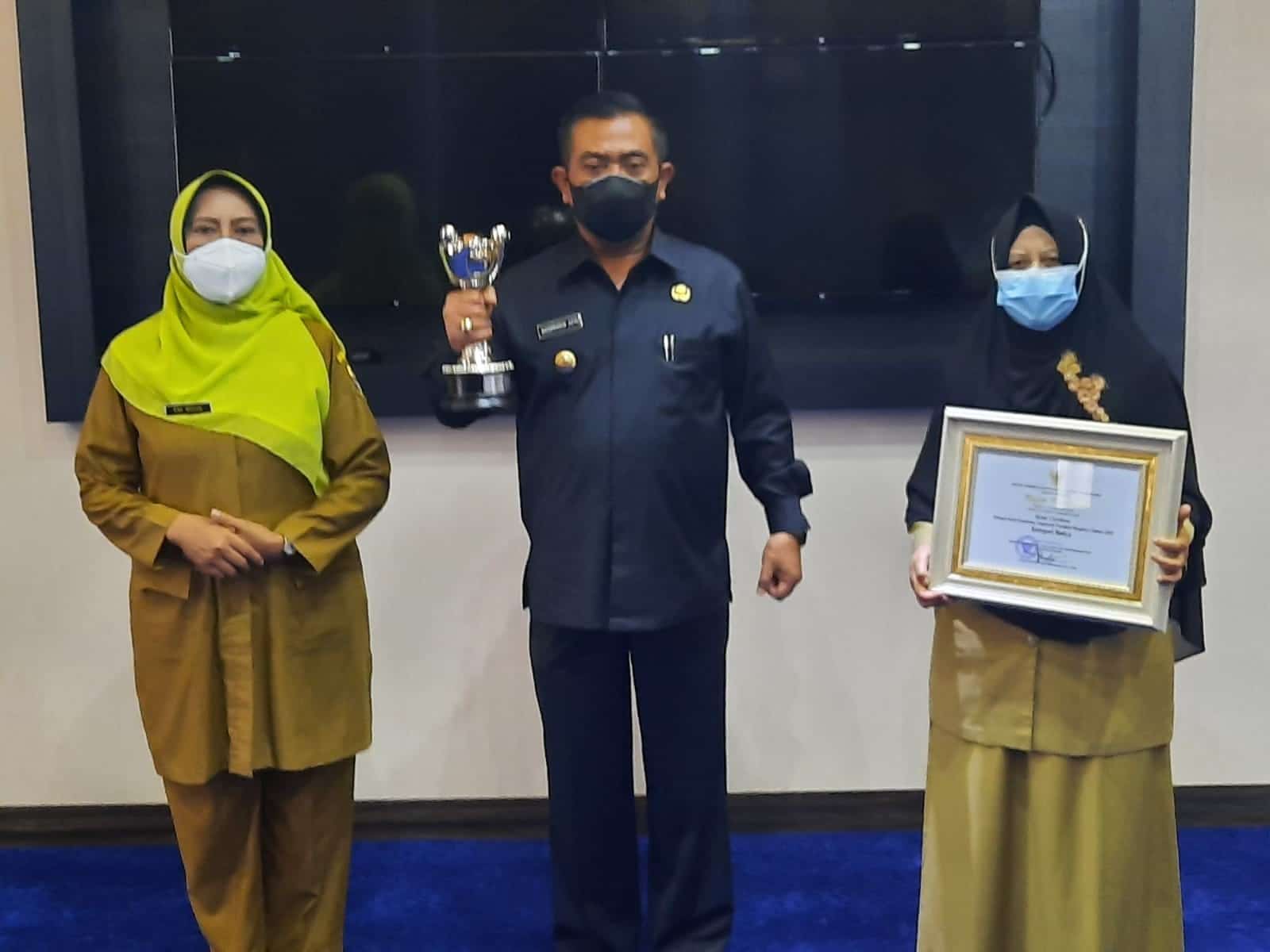 Kota Cirebon Raih Penghargaan Anugerah Parahita Ekapraya (APE)