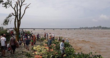 150 Orang Tewas Diterjang Banjir Bandang di India dan Nepal