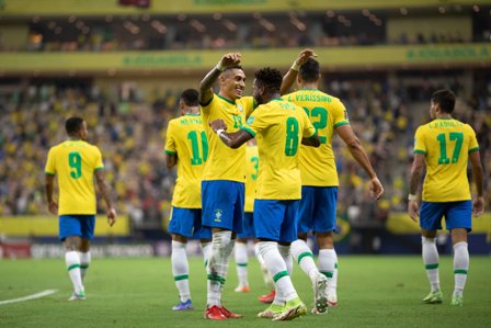 Bangkit di Kandang, Brasil Hancurkan Uruguay