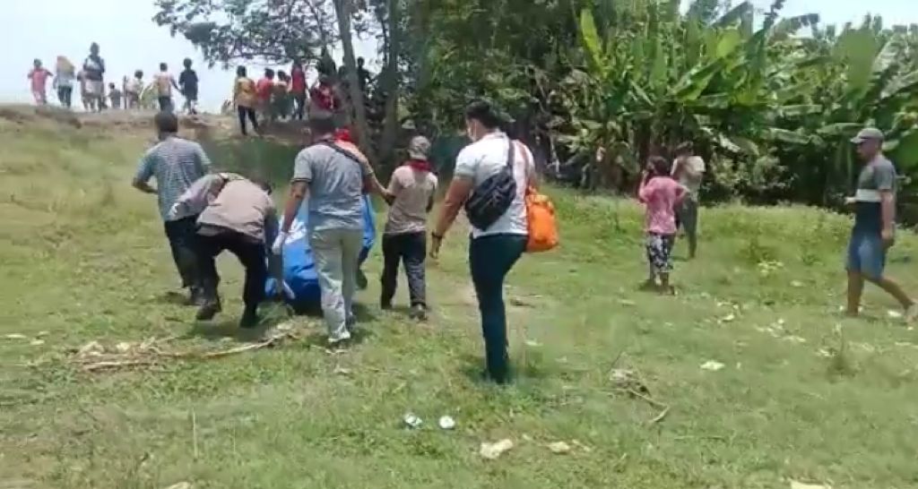 Mayat Wanita Setengah Telanjang Mengambang di Sungai Cangkring, Ini Ciri-cirinya