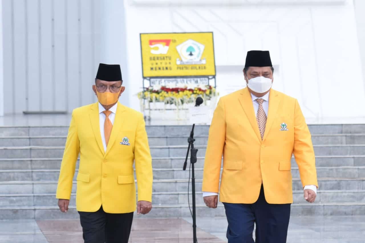 Sambut HUT Ke-57, Partai Golkar Ziarah Makam dan Tabur Bunga di TMP Kalibata