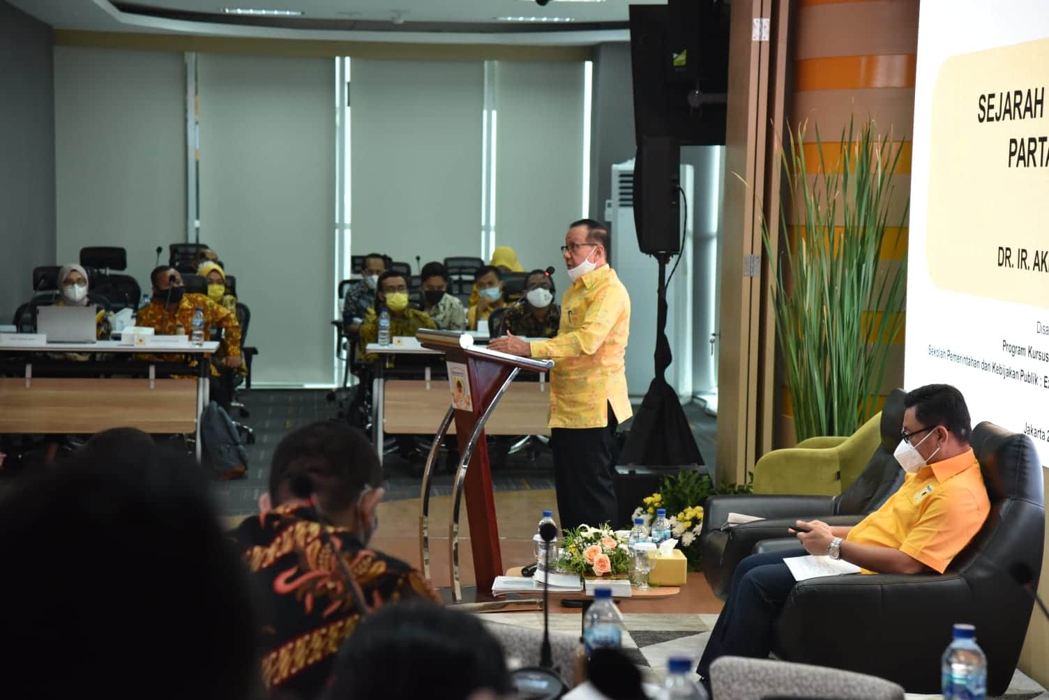 Airlangga Hartarto: Alumni Golkar Institute Harus Berani Ambil Peran Strategis Ekonomi Global