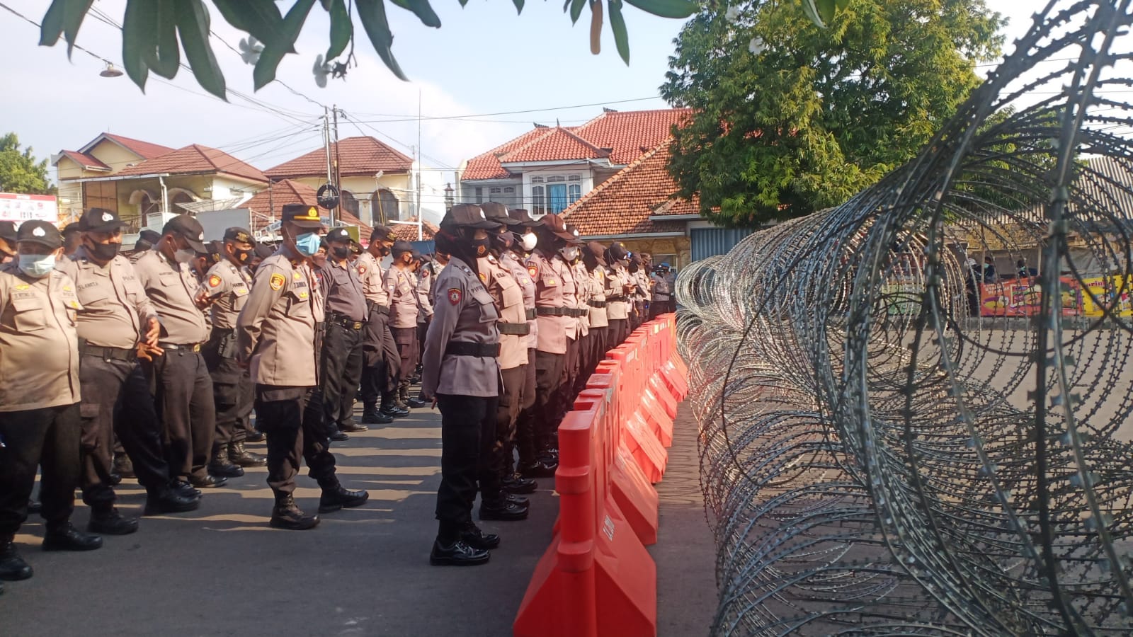 Ada Aksi Solidaritas Mahasiwa, Jalan Veteran Kota Cirebon Ditutup