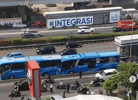 Bus Transjakarta Tabrakan, Sopir Tergencet, Dua Penumpang Meninggal Dunia