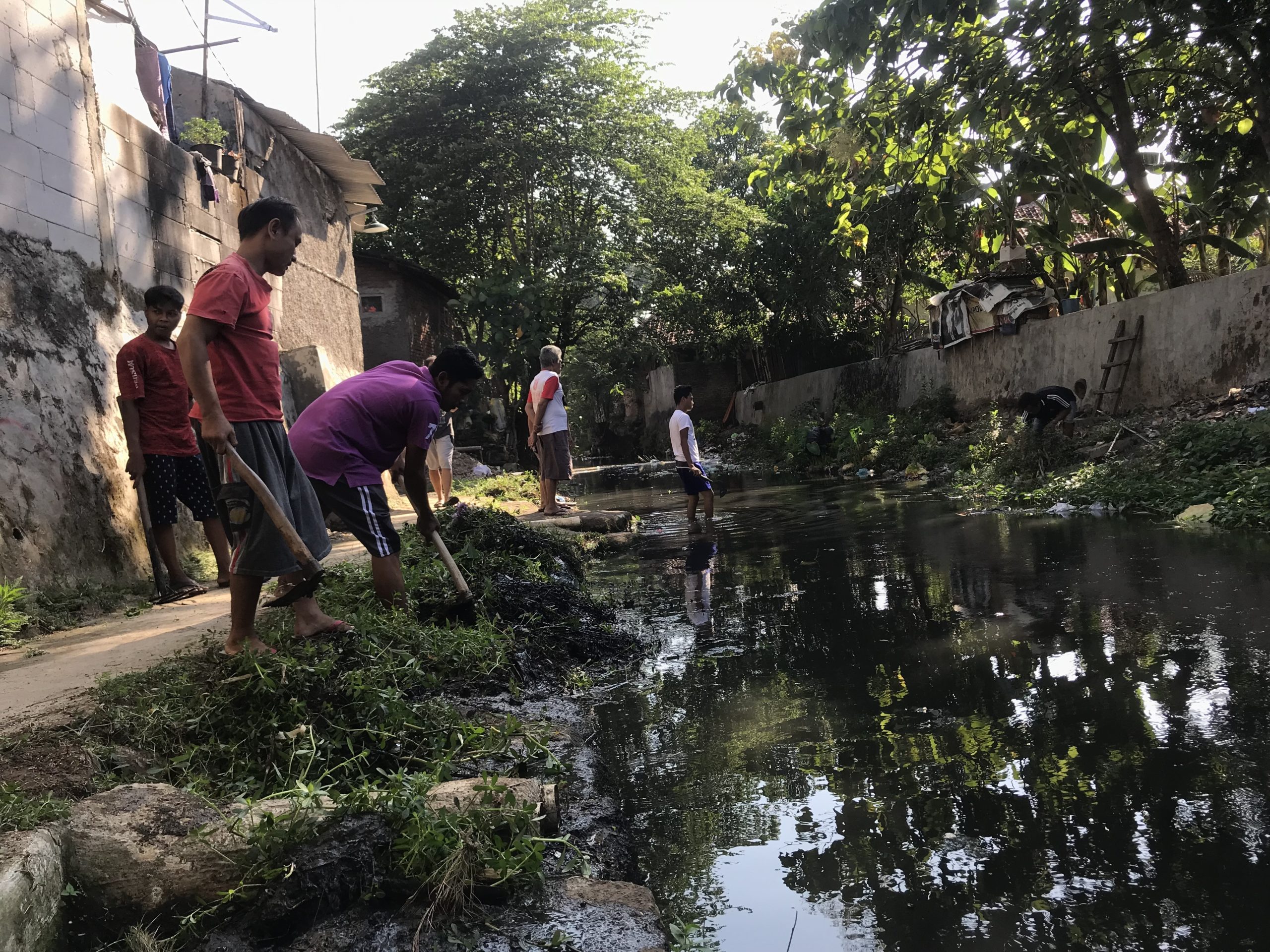 Warga Kalikebat Kerja Bakti Bersihkan Sungai